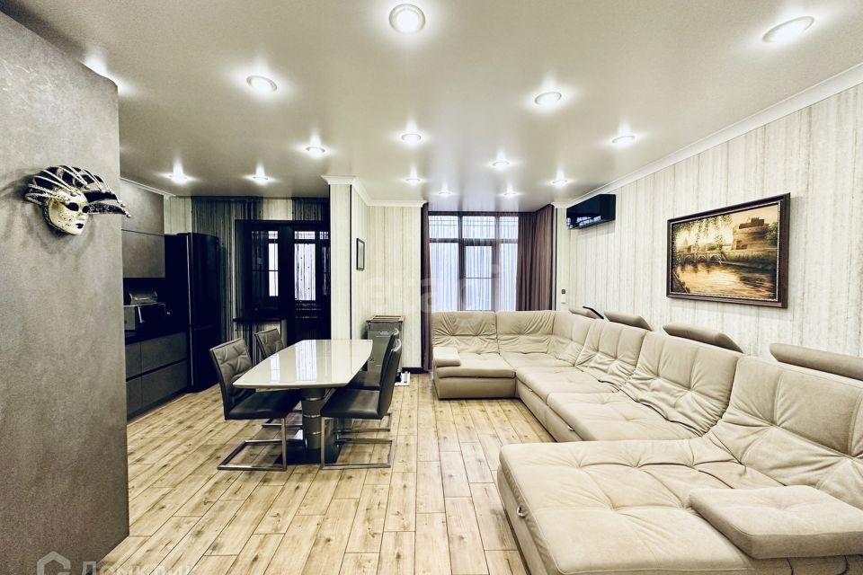 Продаётся 2-комнатная квартира, 63.2 м²