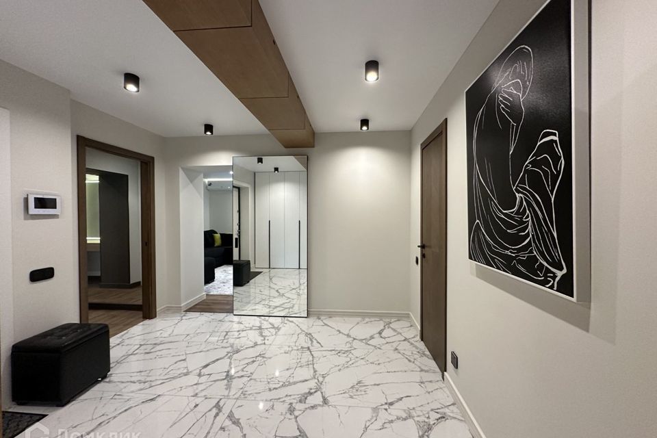 Продаётся 3-комнатная квартира, 106 м²