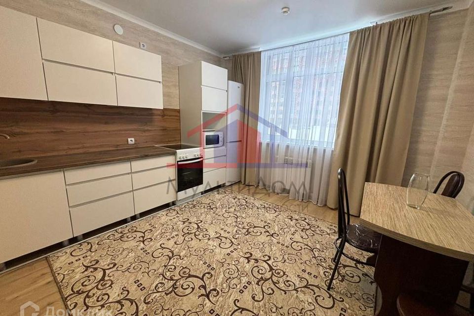 Сдаётся 1-комнатная квартира, 42 м²