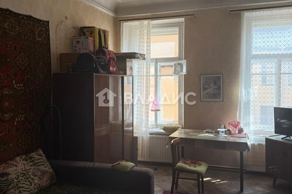 Продаётся комната в 3-комн. квартире, 92.1 м²