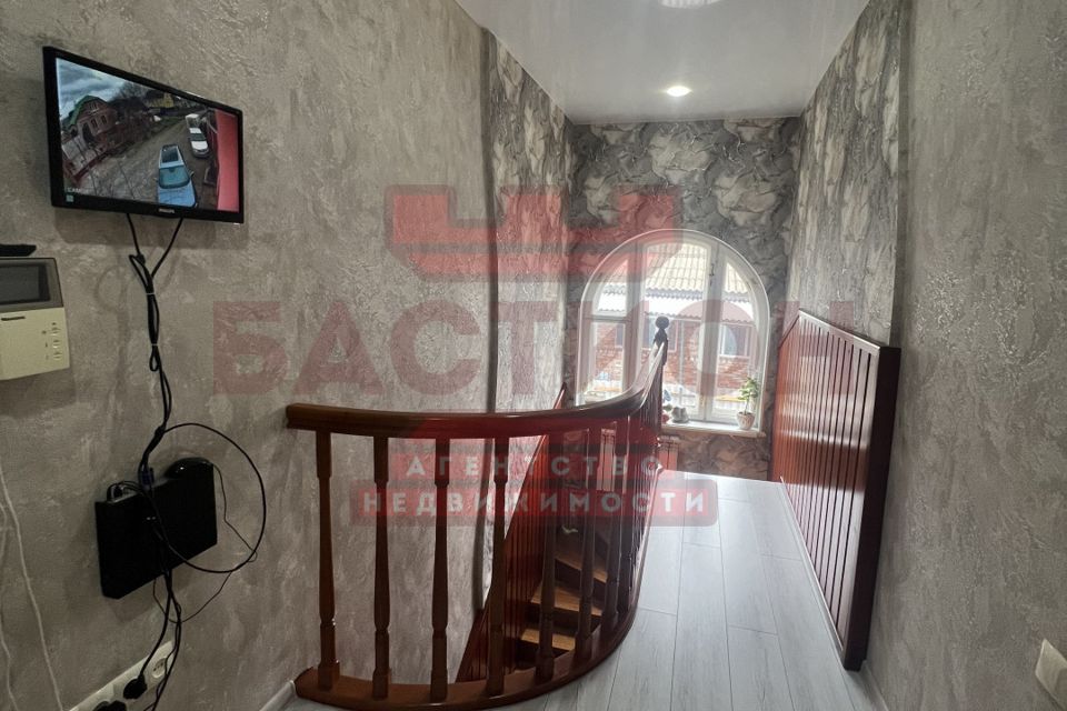 Продаётся 2-этажный дом, 250 м²