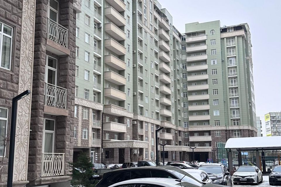 Продаётся 3-комнатная квартира, 128 м²