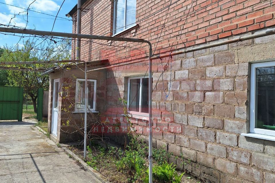 Продаётся 2-этажный дом, 140 м²