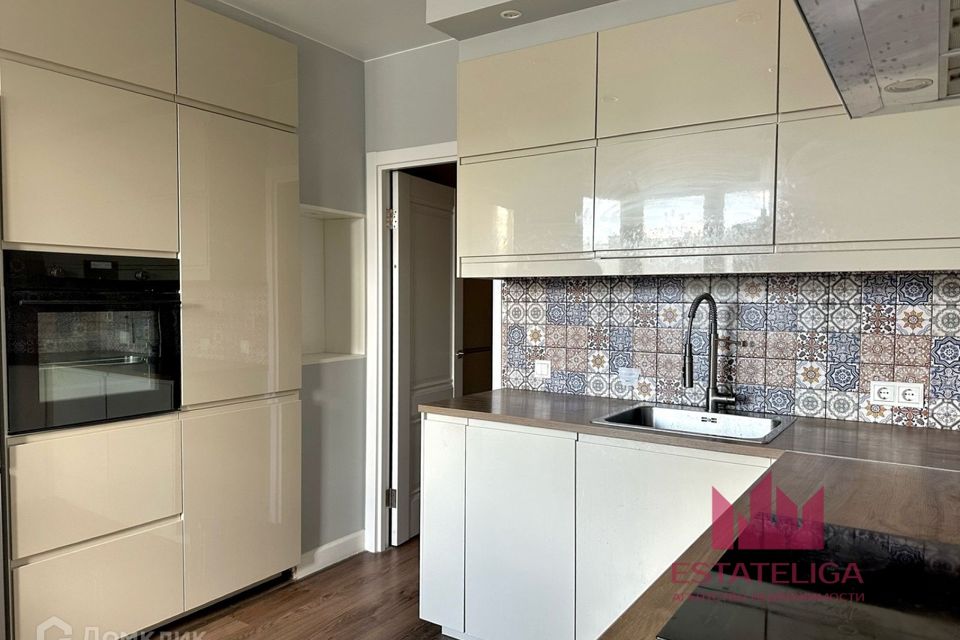 Продаётся 3-комнатная квартира, 76.1 м²
