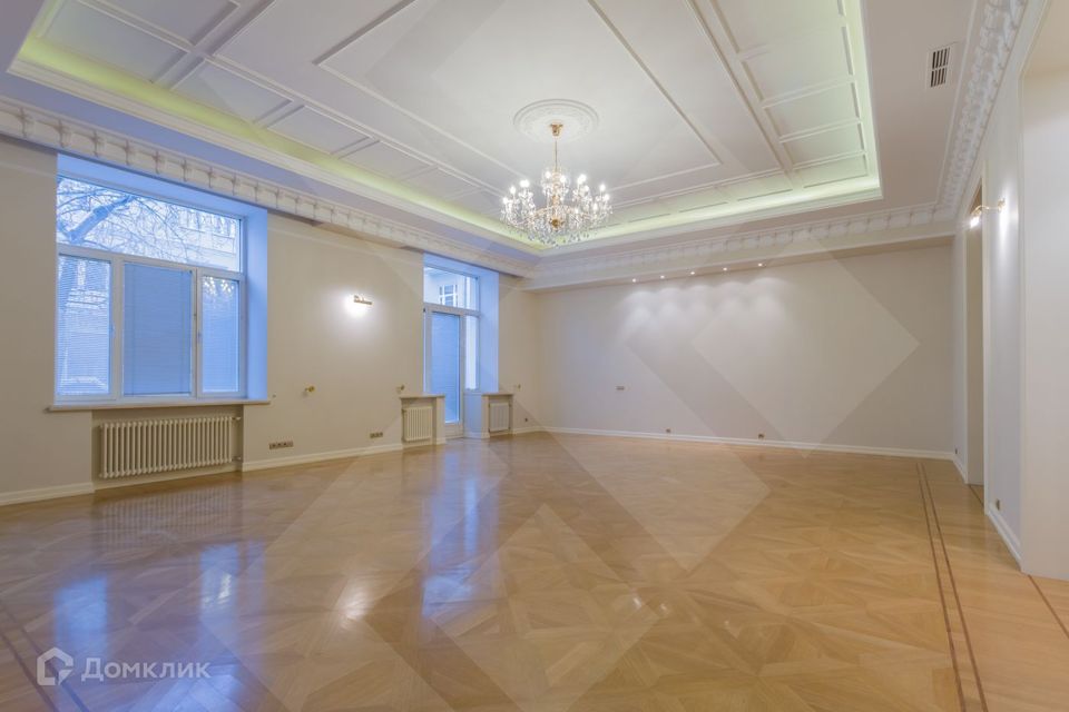 Сдаётся 5-комнатная квартира, 330 м²