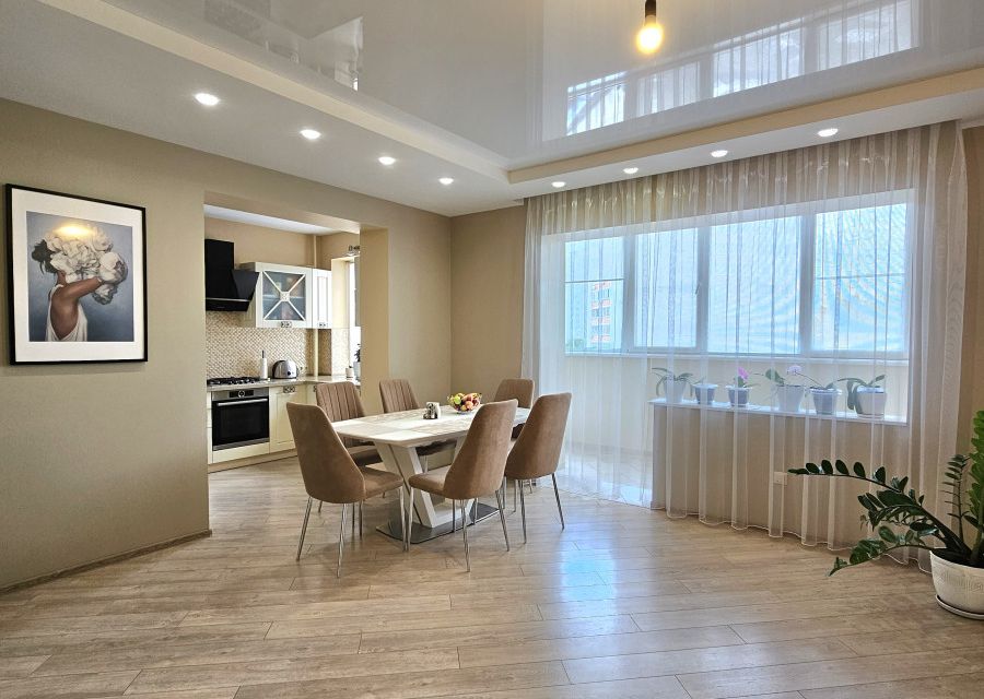 Продаётся 3-комнатная квартира, 112.7 м²