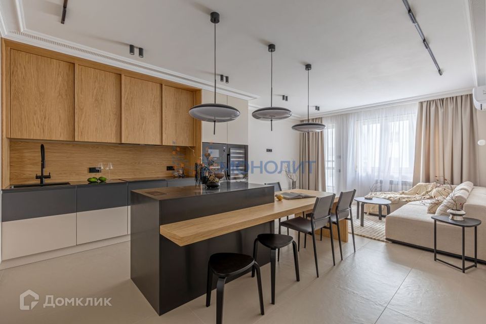 Продаётся 2-комнатная квартира, 100.3 м²