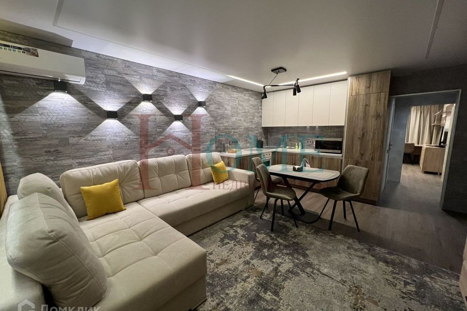 Сдаётся 2-комнатная квартира, 49.6 м²