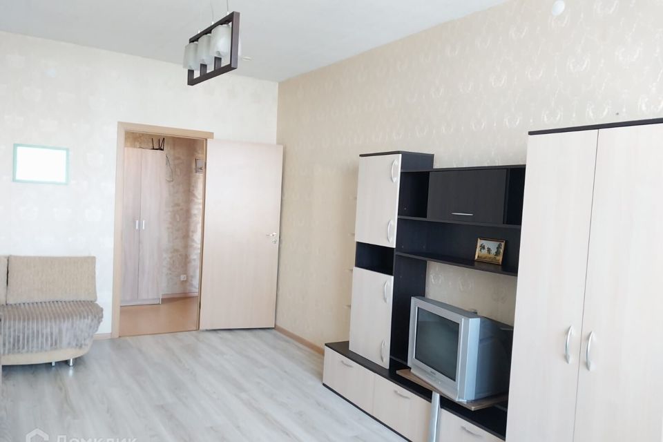 Сдаётся 2-комнатная квартира, 63.8 м²