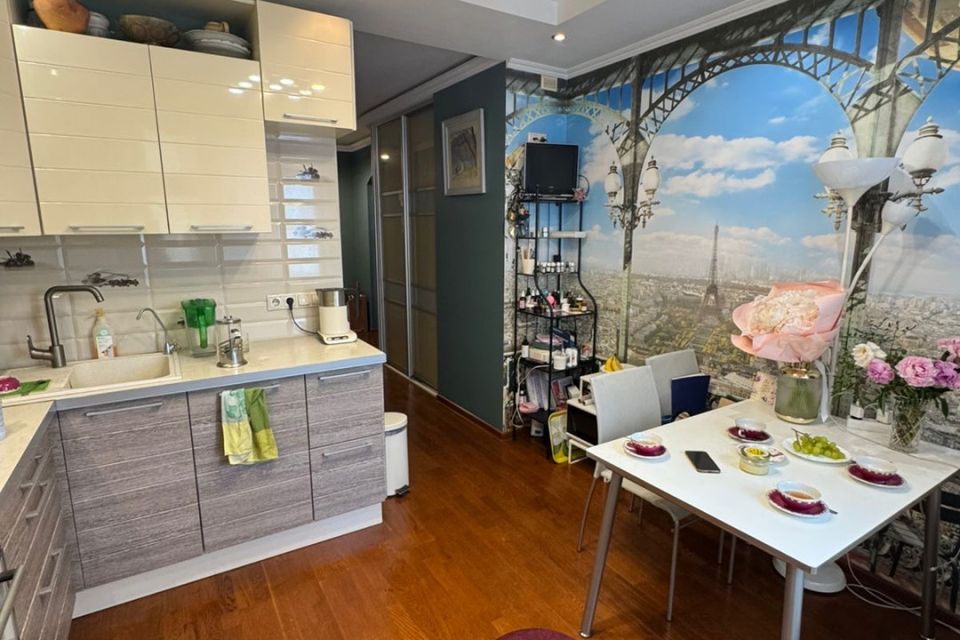 Продаётся 4-комнатная квартира, 116.2 м²