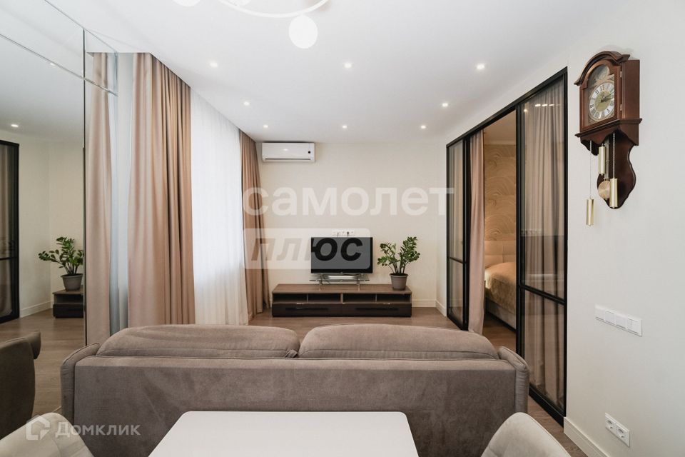 Продаётся 1-комнатная квартира, 42.9 м²