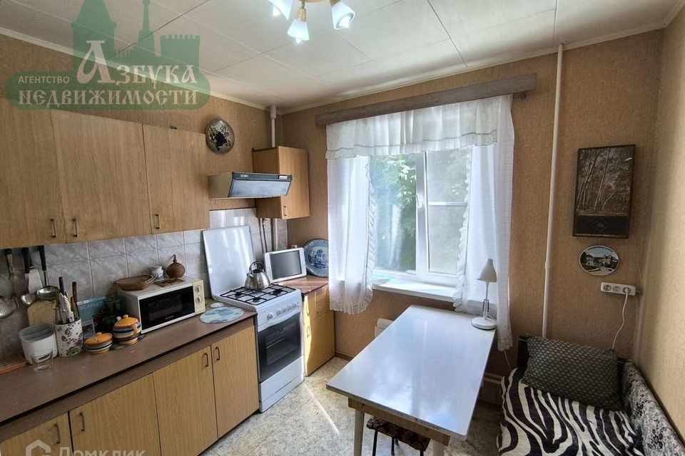 Сдаётся 2-комнатная квартира, 55 м²