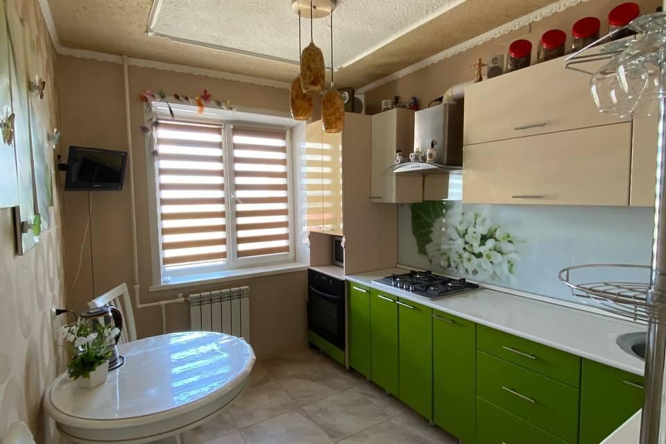 Продаётся 3-комнатная квартира, 62.8 м²
