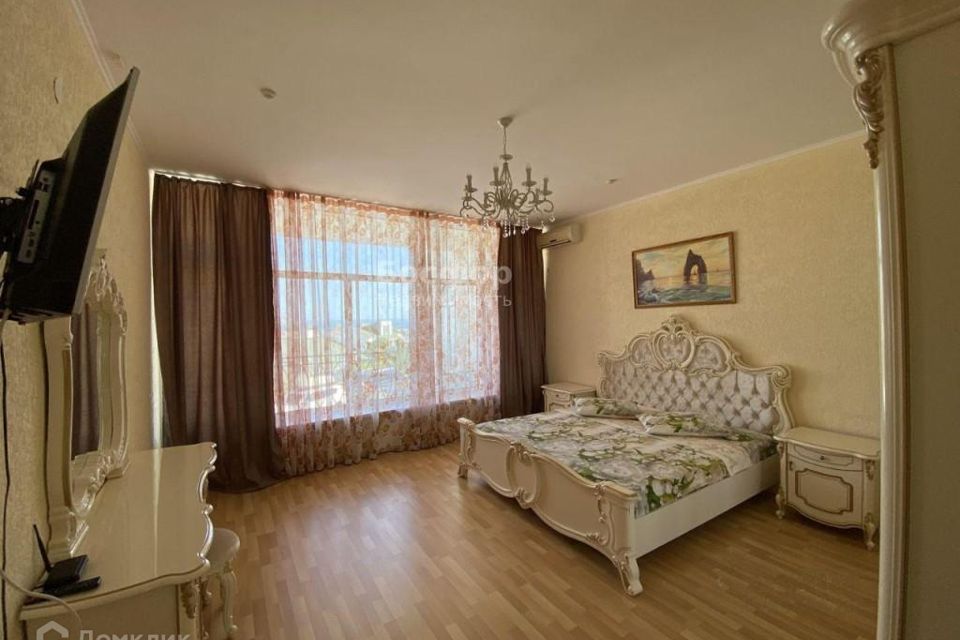Продаётся 2-комнатная квартира, 100 м²