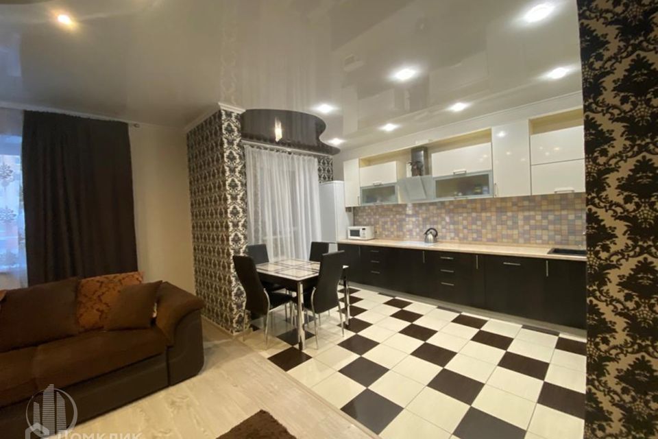 Сдаётся 2-комнатная квартира, 92 м²
