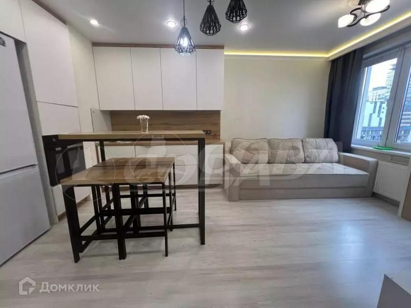 Продаётся 1-комнатная квартира, 43 м²