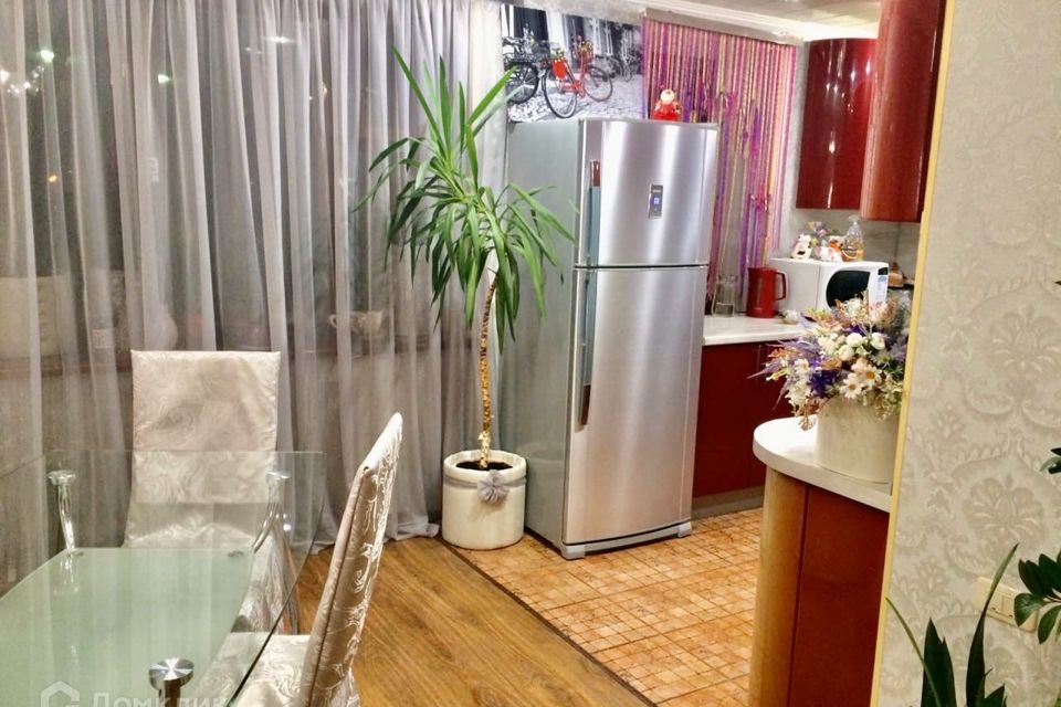 Продаётся 3-комнатная квартира, 118.7 м²