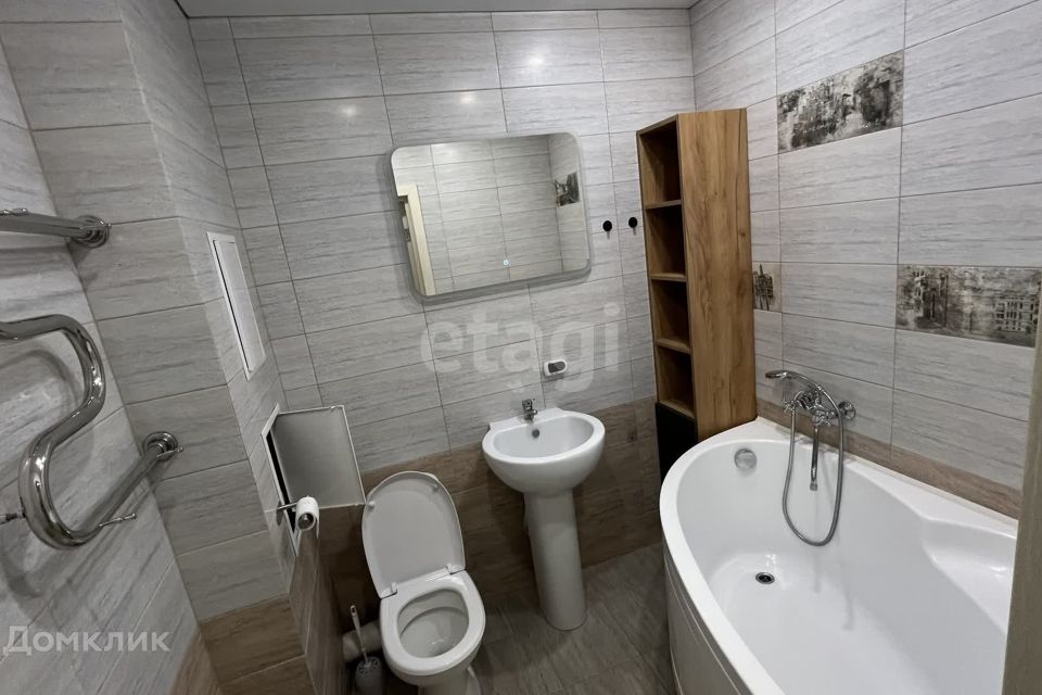 Продаётся 2-комнатная квартира, 62.8 м²