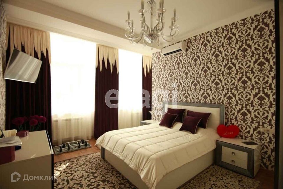 Продаётся 3-комнатная квартира, 105 м²