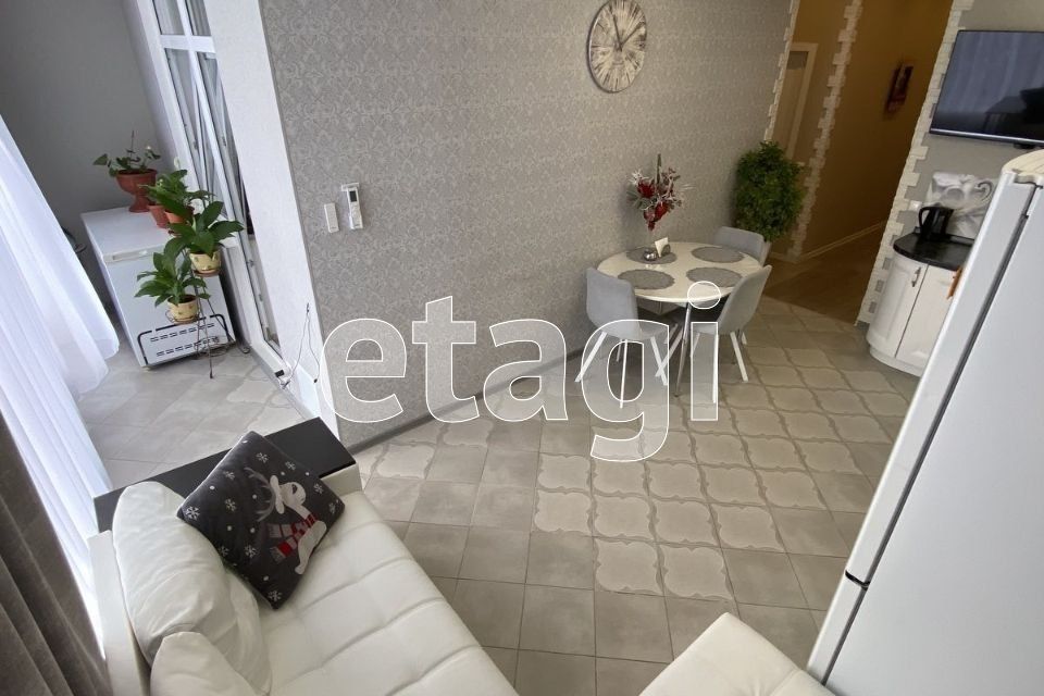 Продаётся 2-комнатная квартира, 56.6 м²