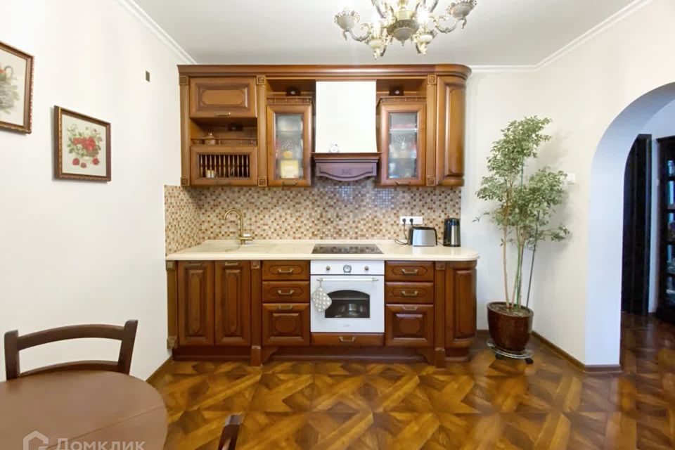 Продаётся 3-комнатная квартира, 102.35 м²