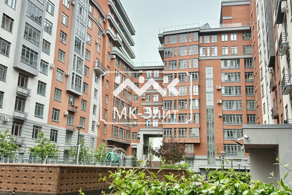 Продаётся 2-комнатная квартира, 81.2 м²