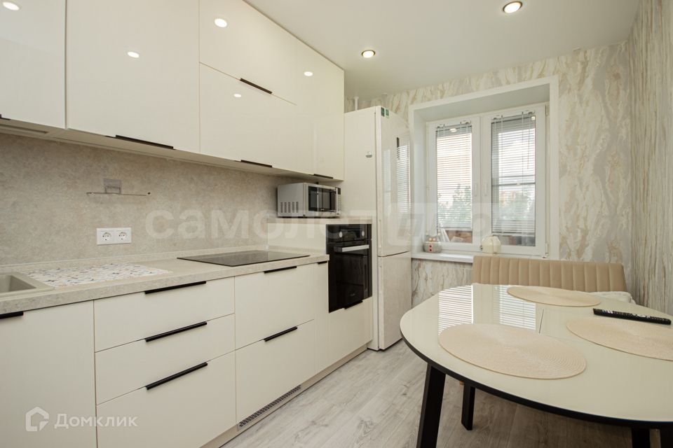 Продаётся 4-комнатная квартира, 74.9 м²