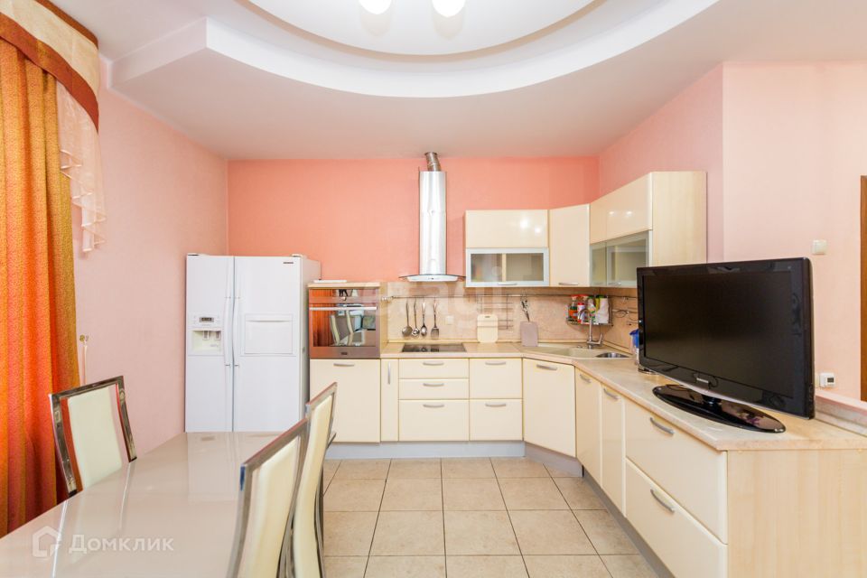 Продаётся 3-комнатная квартира, 109.5 м²