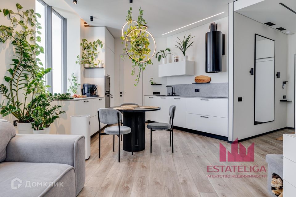 Продаётся 3-комнатная квартира, 100 м²
