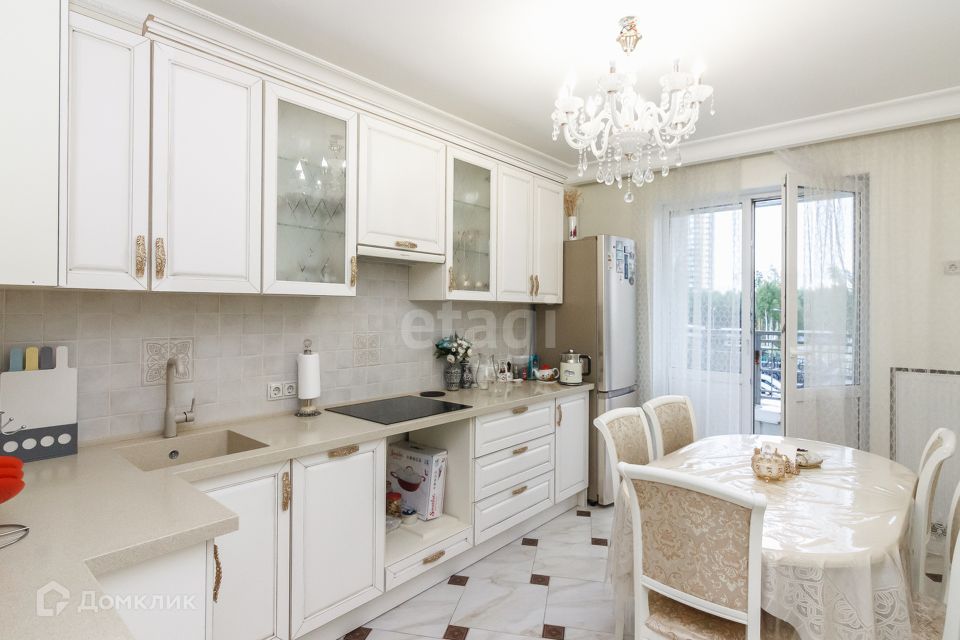Продаётся 3-комнатная квартира, 81.7 м²
