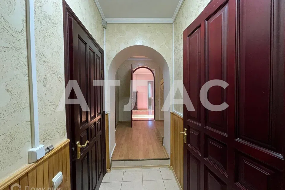 Продаётся 2-этажный дом, 200 м²