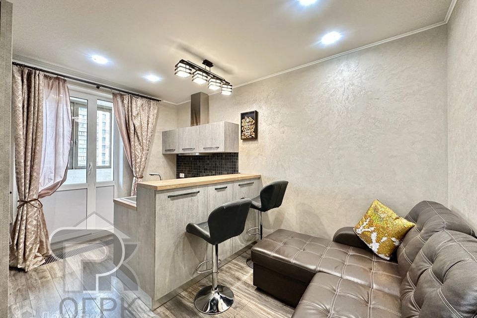Продаётся 1-комнатная квартира, 42 м²