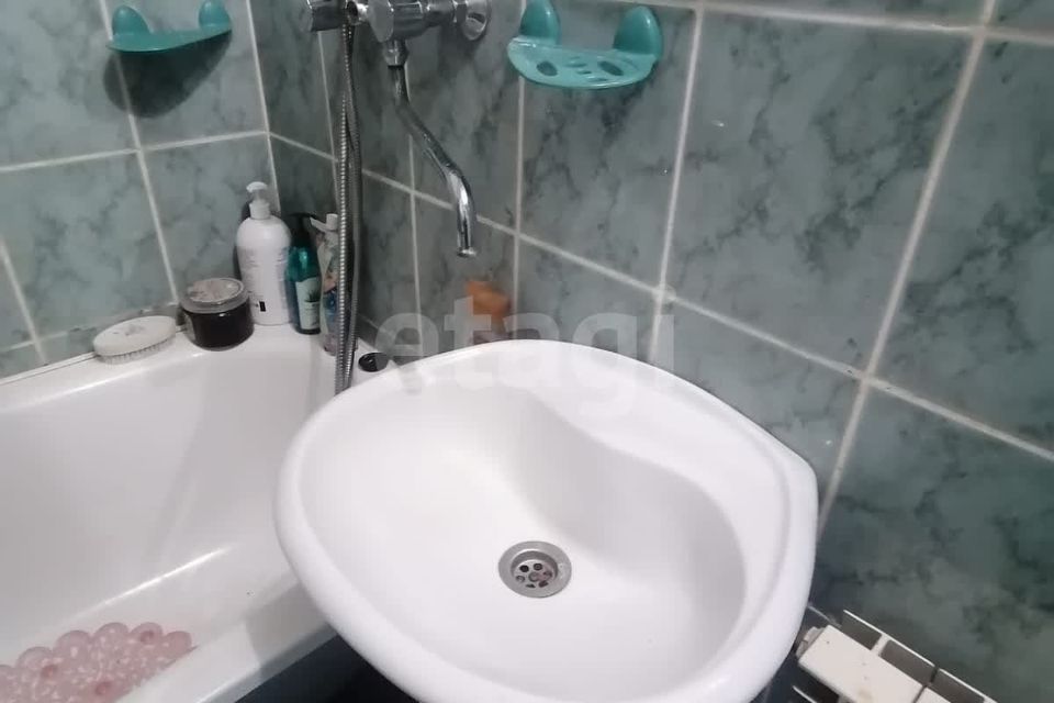 Продаётся 3-комнатная квартира, 59.4 м²