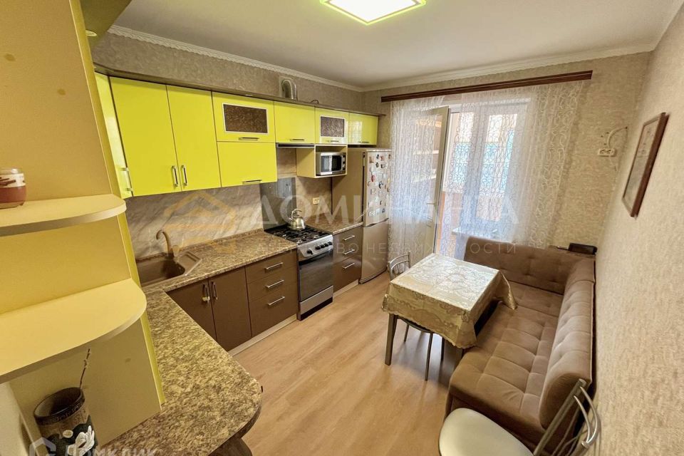 Продаётся 1-комнатная квартира, 42.6 м²