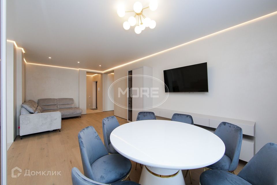 Продаётся 3-комнатная квартира, 112 м²