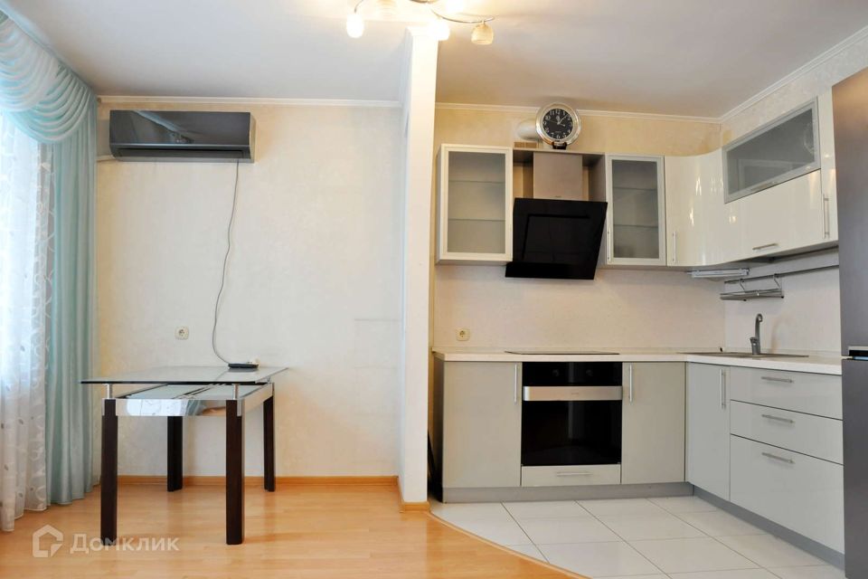Продаётся 2-комнатная квартира, 60.8 м²