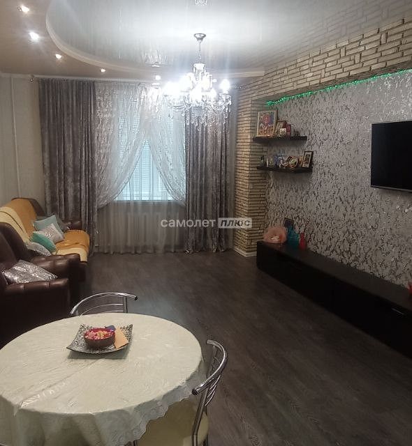 Продаётся 1-комнатная квартира, 62.8 м²