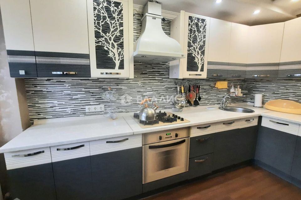 Сдаётся 2-комнатная квартира, 55.8 м²