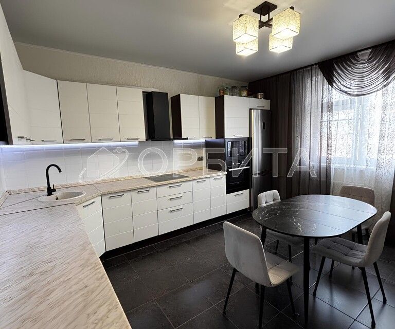Продаётся 2-комнатная квартира, 69.2 м²