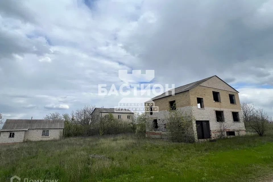 Продаётся 2-этажный дом, 200 м²