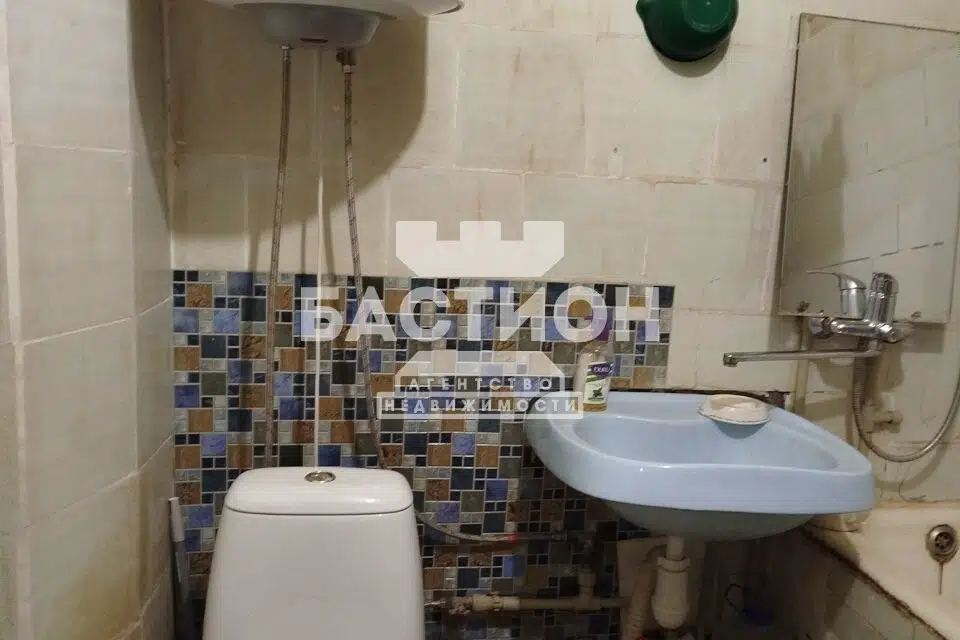 Продаётся 4-комнатная квартира, 60 м²