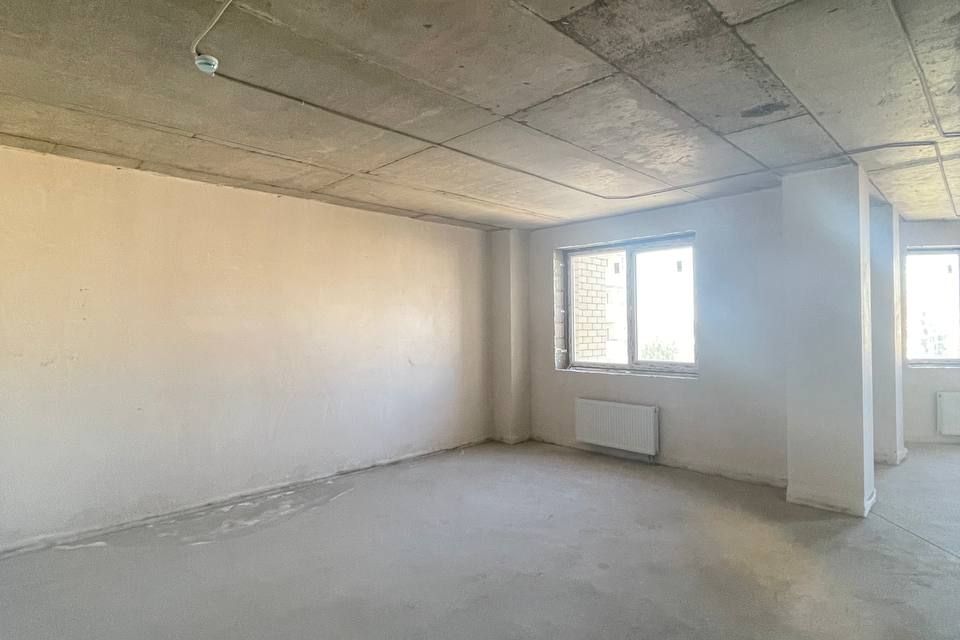 Продаётся 1-комнатная квартира, 64 м²
