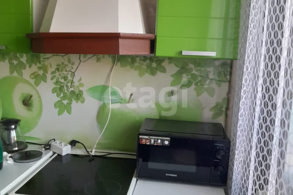 Продаётся 3-комнатная квартира, 61.7 м²