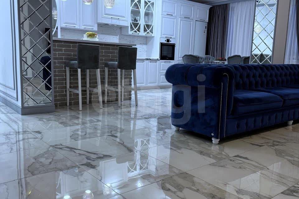 Продаётся 4-комнатная квартира, 164 м²