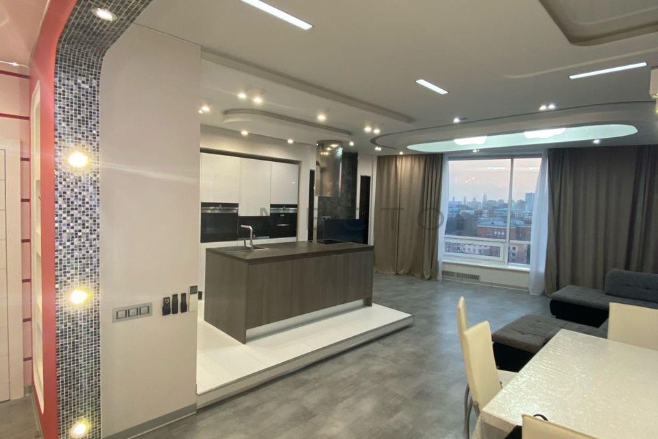 Продаётся 3-комнатная квартира, 156 м²