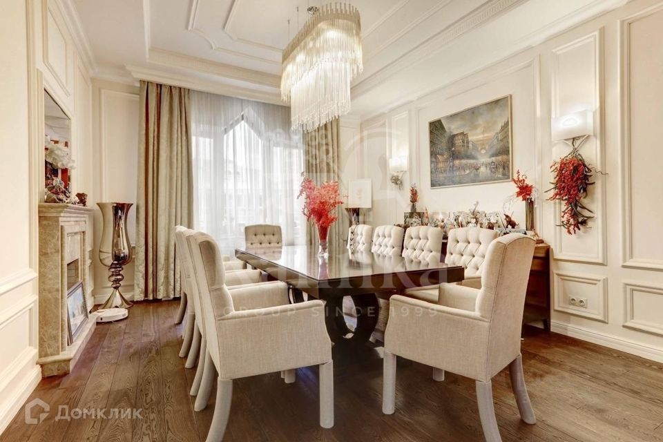 Продаётся 5-комнатная квартира, 246 м²