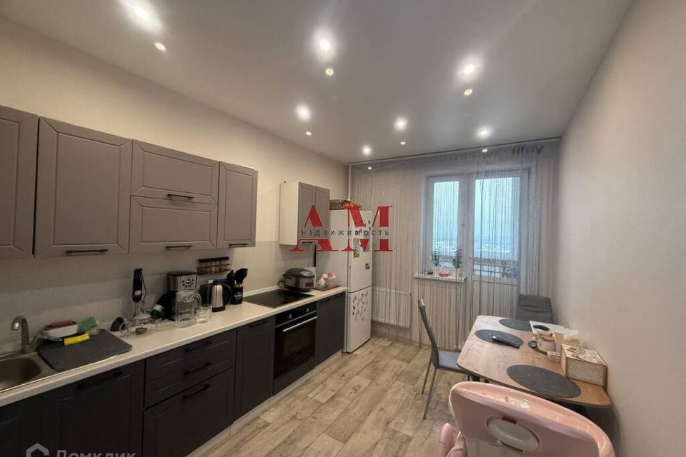 Продаётся 1-комнатная квартира, 42.6 м²