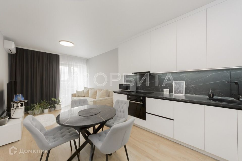Продаётся 2-комнатная квартира, 68.6 м²