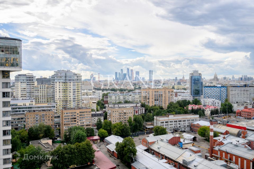 Продаётся 3-комнатная квартира, 126.8 м²