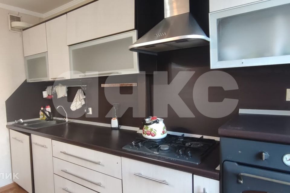 Продаётся 4-комнатная квартира, 93 м²
